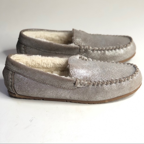 Lands’ End silver metallic leather slippers faux fur lining moccasins mocs 6 - Picture 3 of 12